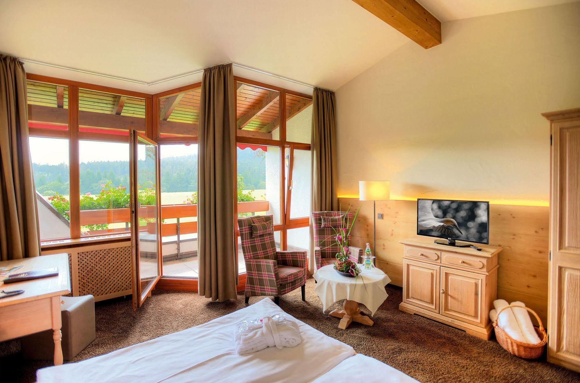 Hotel Gruener Wald Фройденштадт Экстерьер фото